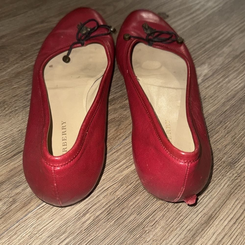 Burberry Red Leather Bow Charm Red Ballet Shoe Women Flats size-8 - Picture 2 of 8